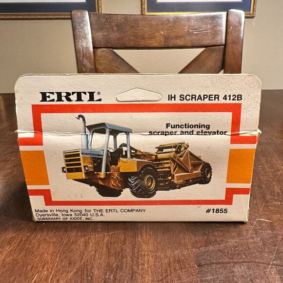 Ertl Mighty Movers Hauler 350 & Scraper 412B 1/64 Scale Die-Cast Models - Picture 3 of 6